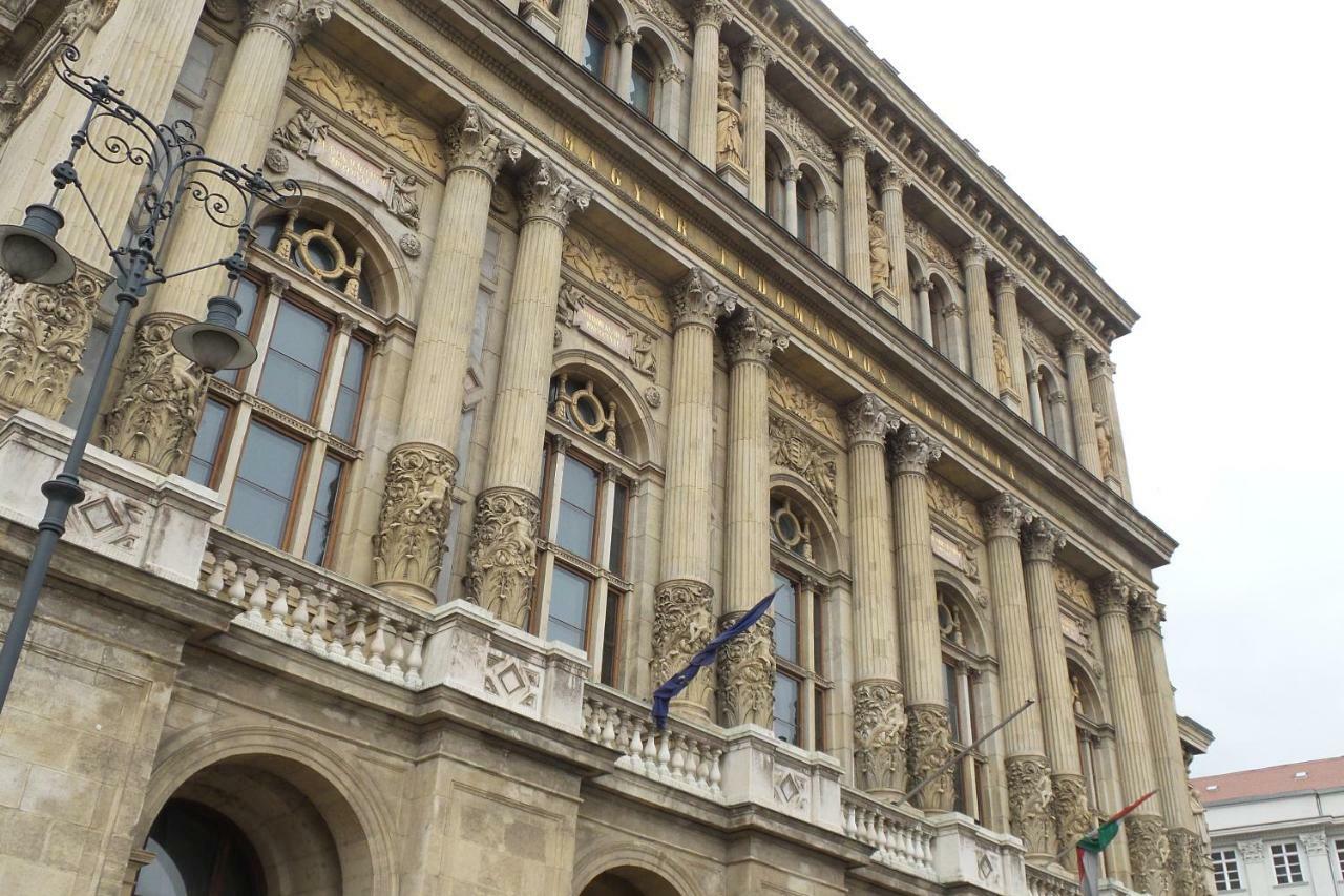 Green Pearl Apartment At St Stephen' S Basilica Budapest Exterior foto